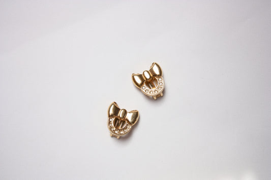 Lot 139: Vintage Nina Ricci Clips