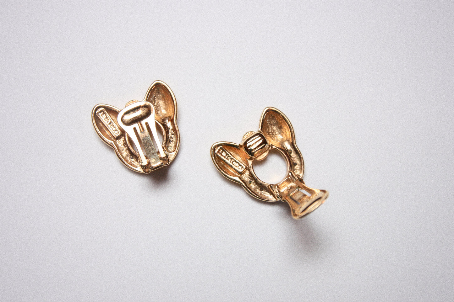 Lot 139: Vintage Nina Ricci Clips