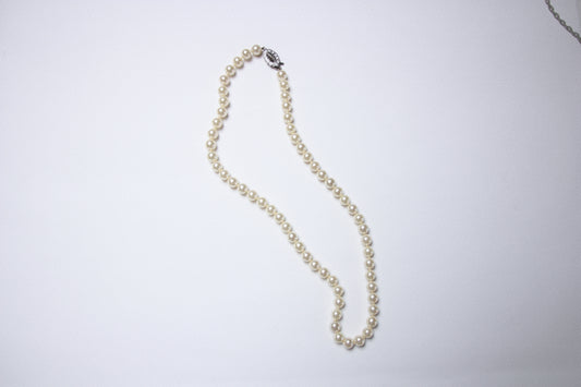 Lot 137: Vintage Pearl Necklace