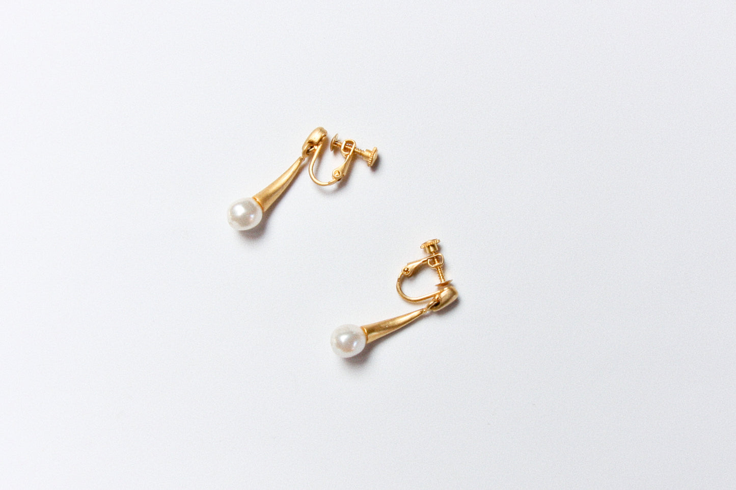 Lot 140: Vintage Faux Pearl Clips