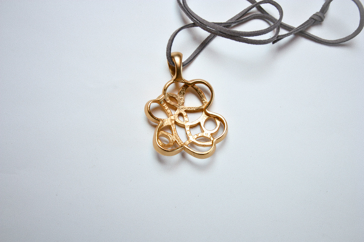 Lot 143: Vintage Guy Laroche Pendant