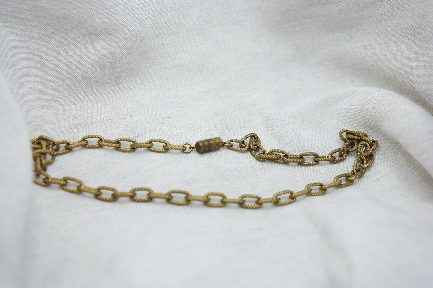 Textured Short Chain