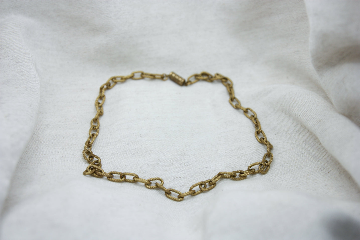 Textured Short Chain